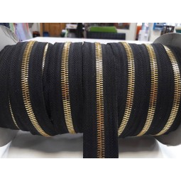 Блискавка метал FUTURA рулонний 8мм чорний / золото